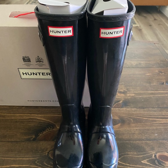 HUNTER Tall Rain Boot in Black Gloss - Picture 3 of 8